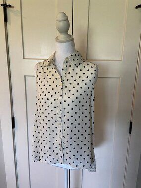 Forever 21 Black & White Polka Dot Sleeveless Blouse Size S